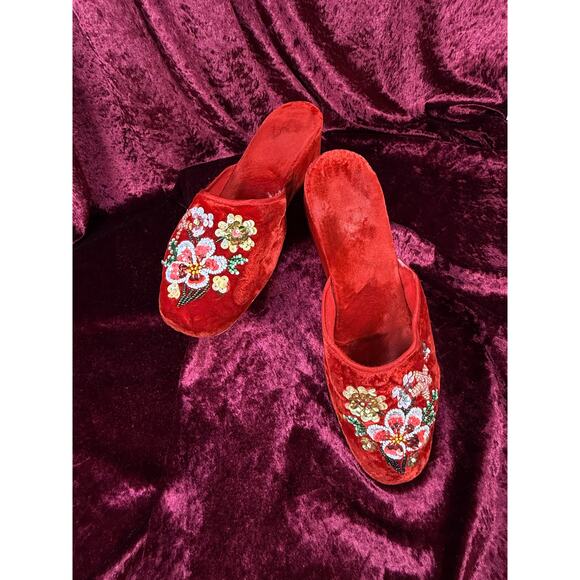 The Cat Vintage Shoes - VTG Shoes 1950s Red Velvet Wedge Slippers Sequined Floral Bouquet Size 6.5 / 7